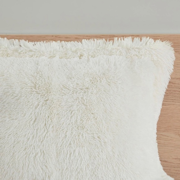 IVORY/WHITE FAUX FUR PILLOW SHAMS - Picture 8 of 11